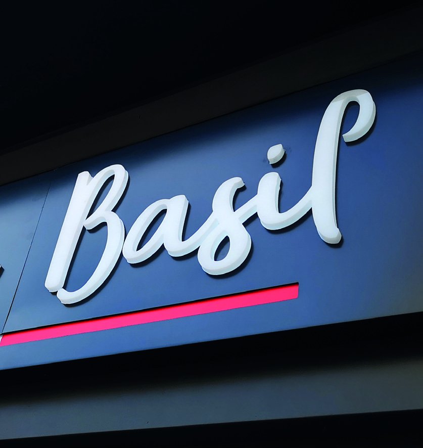 Enseigne Basil en lettres bloc LED lumineuses